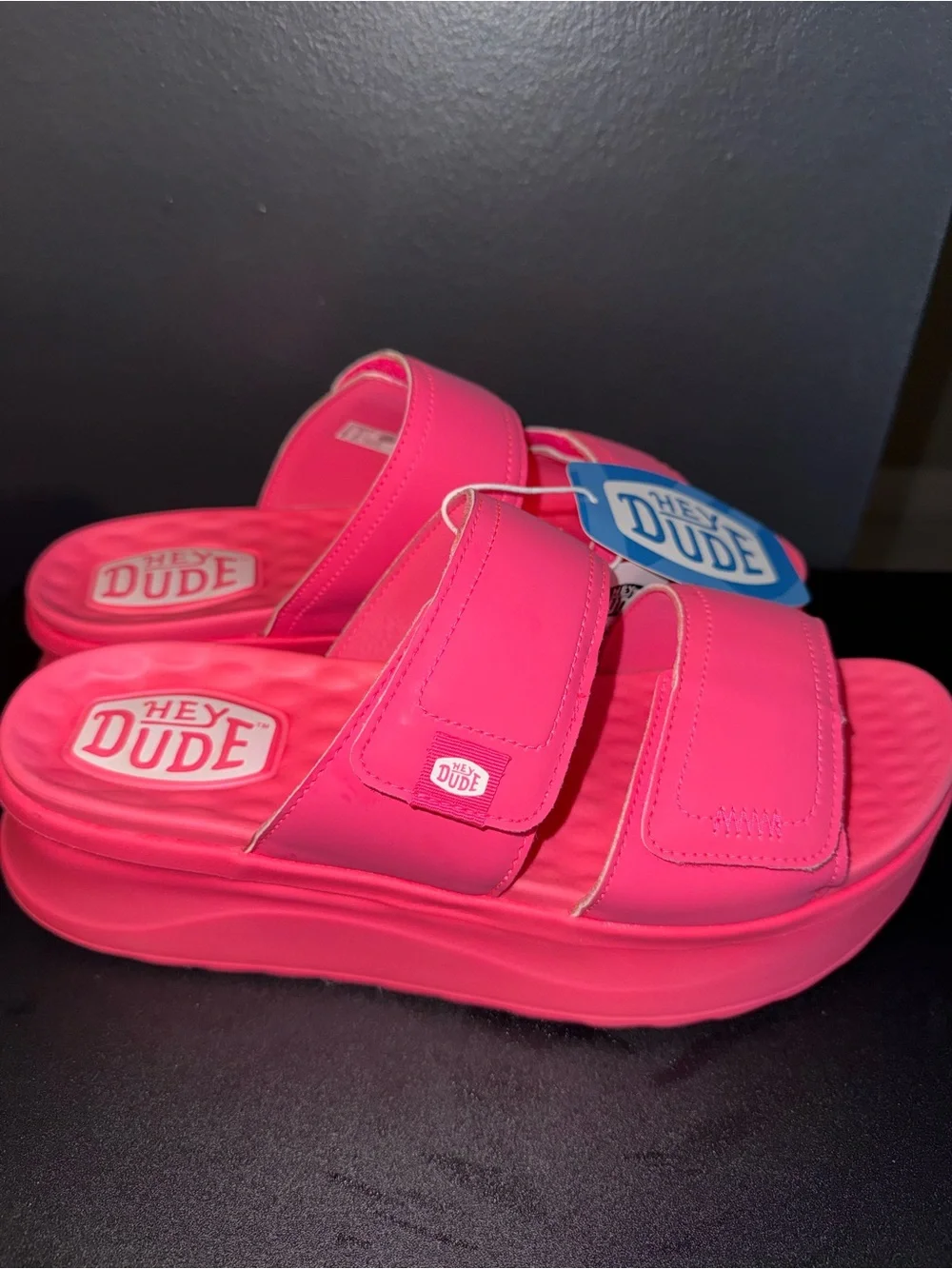 🆕 Hey Dude Delray Slide Platform Sandals Electric Pink Women’s Size 11